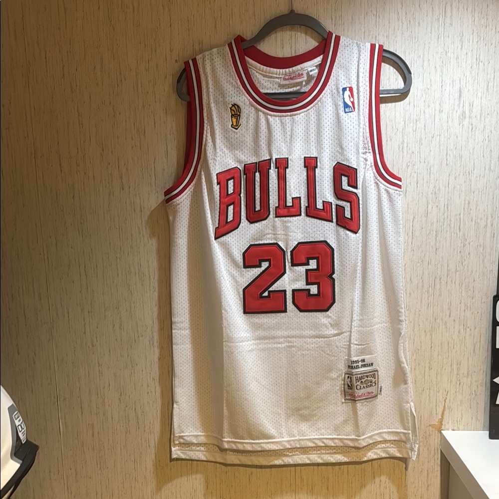 Mitchell & Ness Hardwood Classics White Jersey